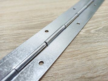 Петля рояльна меблева сталева з цинковим покриттям L-1000, H-33, S-0,8 mm (Сталевий, Польща) 2519492747 фото